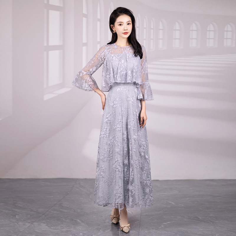 Полиестерова дълга рокля с А‑образен силует, средна талия и дълги ръкави