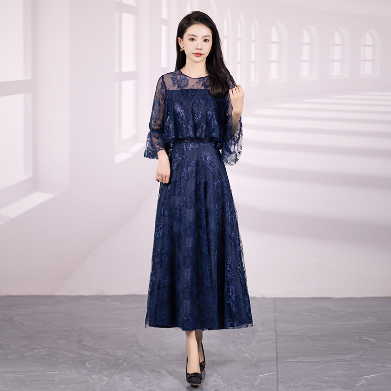 Полиестерова дълга рокля с А‑образен силует, средна талия и дълги ръкави