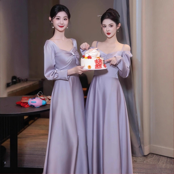 Vakara kleita, mercerizēts poliesters, garas piedurknes, kvadrātiska apkakle, siluete vidējā līmenī (Rudens 2025)