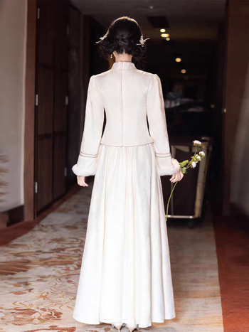 Kāzu pavadošās kleita – Jauns Ķīnas stils, garas piedurknes, A līnijas siluets, kvadrātveida kakla līnija, garums 135 cm, poliesters-elastāna šķiedra (>95% poliestera)