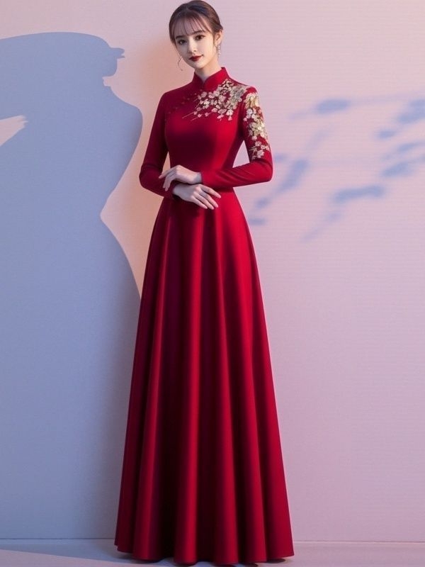 Kāzu kleita ķīniešu stilā, dziļš V-dekoltē, pusgaras piedurknes, gara kleita, vidusjosta, zivju aste siluets