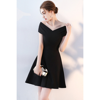 Vakara kleita bez piedurknēm, tutu svārki, galvenais audums: poliesters 90%, kokvilna 5%, Mulberry zīds 5%, lina 5%; pildviela Vinylon.