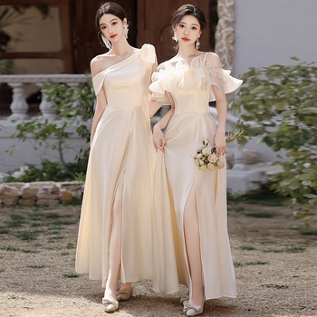 Satīna līgavas māsu kleita no poliestera, A-līnijas siluets, gara, dziļš V izgriezums, bez piedurknēm.