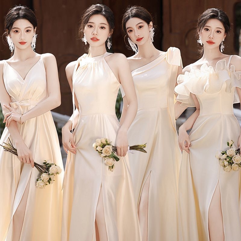 Satīna līgavas māsu kleita no poliestera, A-līnijas siluets, gara, dziļš V izgriezums, bez piedurknēm.