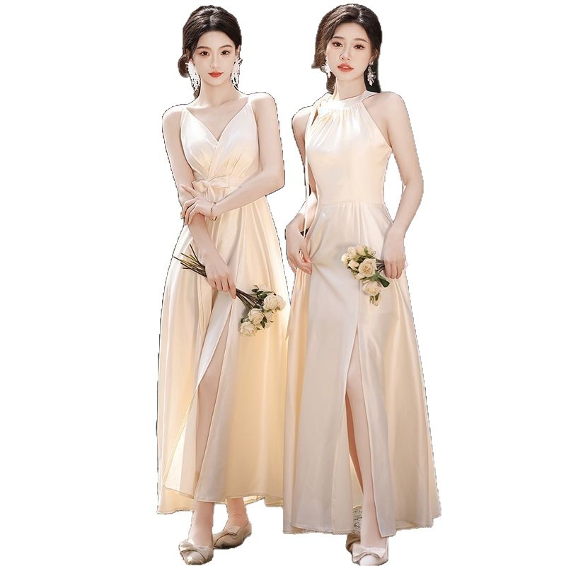 Satīna līgavas māsu kleita no poliestera, A-līnijas siluets, gara, dziļš V izgriezums, bez piedurknēm.