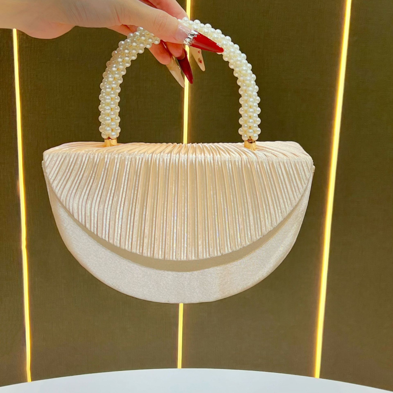 Перлена клъч чанта, хоризонтална квадратна форма, полиестерен материал, магнитно закопчаване, джоб за телефон