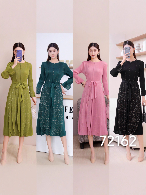 Wrinkles for life kleita, poliestera šķiedra, riņķveida kakla izgriezums, A līnijas siluets, garā kleita