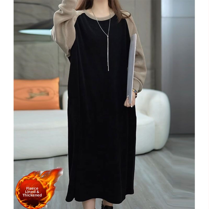 Kleita ar kapuci Eiropas stilā, adīta auduma, vidēja garuma, apaļš kakls, literārs retro stils