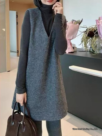 Sieviešu vilnas kleita | Vilnas audums, V-veida kakls, Piedurknes bez piedurknēm, A-līnija, Vidējā garuma (Vilnas audums; V-veida kakls; Piedurknes bez piedurknēm; A-līnija; Vidējā garuma)