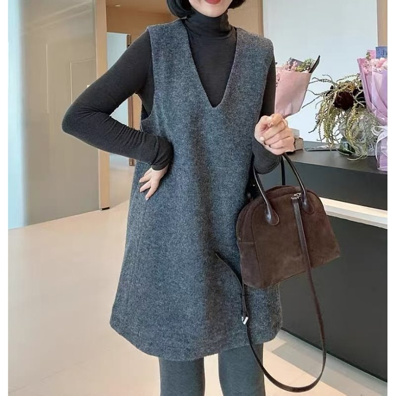 Sieviešu vilnas kleita | Vilnas audums, V-veida kakls, Piedurknes bez piedurknēm, A-līnija, Vidējā garuma (Vilnas audums; V-veida kakls; Piedurknes bez piedurknēm; A-līnija; Vidējā garuma)