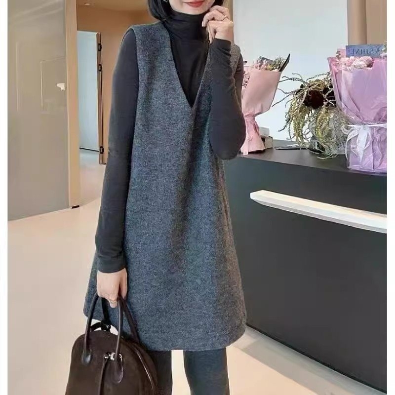 Sieviešu vilnas kleita | Vilnas audums, V-veida kakls, Piedurknes bez piedurknēm, A-līnija, Vidējā garuma (Vilnas audums; V-veida kakls; Piedurknes bez piedurknēm; A-līnija; Vidējā garuma)