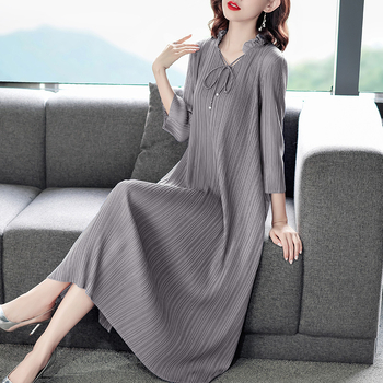 Līna midi kleita ar lotusa lapas apkakli, 3/4 garuma piedurknēm, 95% lins, brīvs siluets, nosedz vēderu, sievietēm