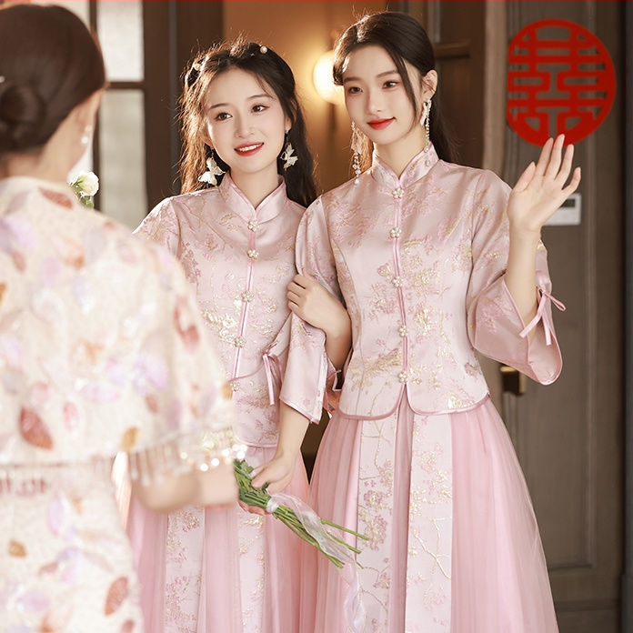 Kleita līgavām ar izšuvumu, poliesteris, vidēja garuma kleita, 2025. gada pavasaris