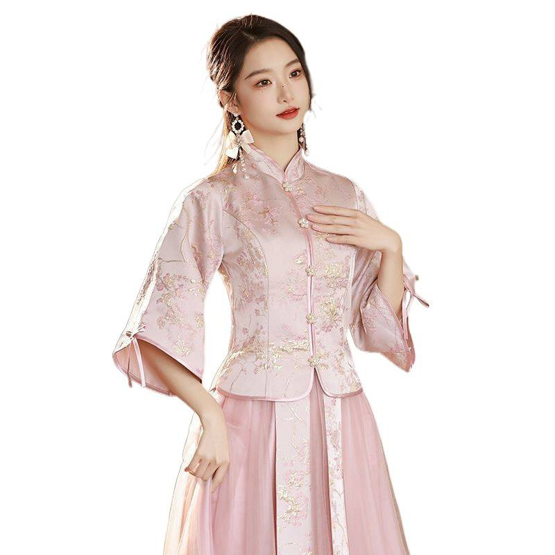 Kleita līgavām ar izšuvumu, poliesteris, vidēja garuma kleita, 2025. gada pavasaris