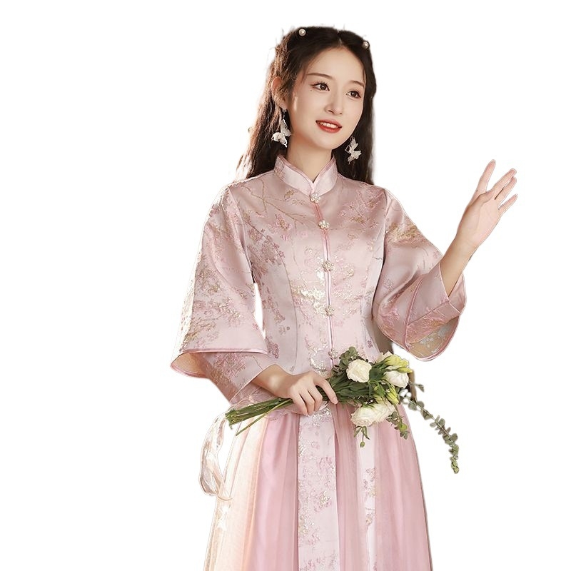 Kleita līgavām ar izšuvumu, poliesteris, vidēja garuma kleita, 2025. gada pavasaris