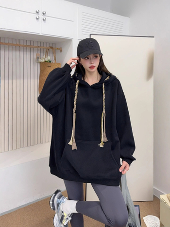 Sieviešu kapucē džemperis ar bieza flīsu oderi, 70–80% kokvilna, brīvā piegriezuma, japāņu-korejiešu atpūtas stilā