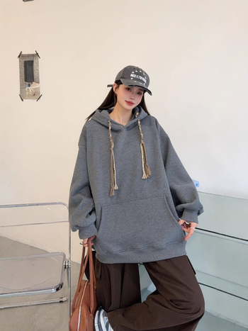 Sieviešu kapucē džemperis ar bieza flīsu oderi, 70–80% kokvilna, brīvā piegriezuma, japāņu-korejiešu atpūtas stilā