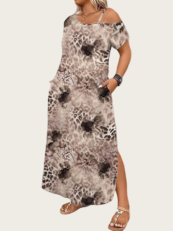 Poliesteres kleita ar leopardprintu, plecu atvērums (off-shoulder), slīps kakla līnija, īsas piedurknes, brīvs viduklis, gara kleita