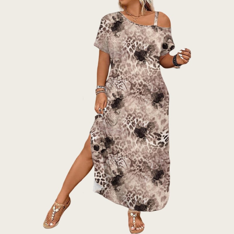 Poliesteres kleita ar leopardprintu, plecu atvērums (off-shoulder), slīps kakla līnija, īsas piedurknes, brīvs viduklis, gara kleita