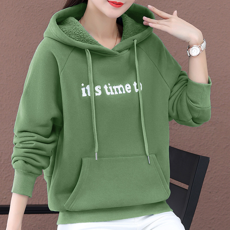 Ženski flis hoodie s kapuljom, dugi rukavi, standardna duljina, izšiveni motiv litera, Zima 2025