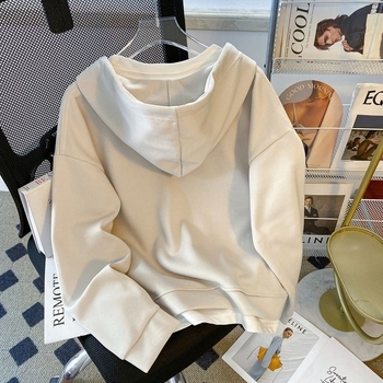Ženski debeli hoodie s flecom i lažnim dvodijelnim izgledom, oversized kroj, kapuljača, srednje duljine, zimski model, plus veličina