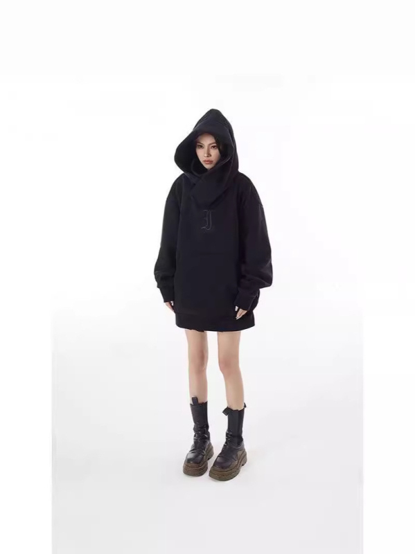 Ανδρικό πουλόβερ με κουκούλα, φλις εσωτερικά, γεωμετρικό μοτίβο, πλαϊνές τσέπες, μακριά μανίκια