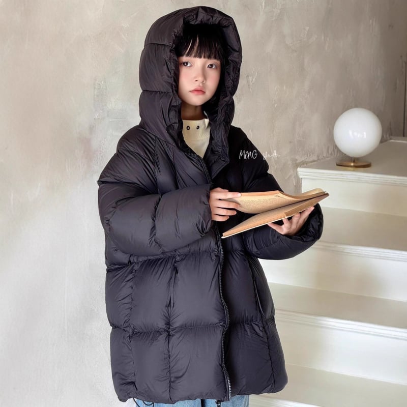 Детско пухено яке с пълнеж патеши пух 86–90%, със средна дължина, качулка, закопчаване с цип