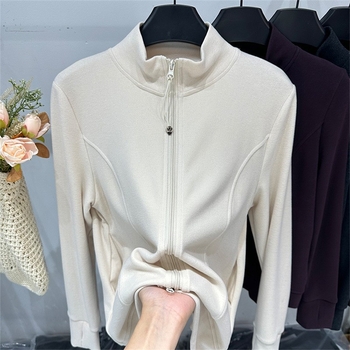 Fleece kardigán érett nők számára — hosszú ujjú, félmagas gallér, szabványos hossz, közepes vastagság, anyag: Spandex/Polyester