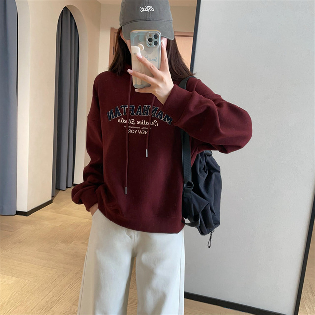 Γυναικεία ρετρό φούτερ με εκτύπωση γραμμάτων και φλίς εσωτερικά – χαλαρή γραμμή, παχιά βισκόζη, κουκούλα, χειμώνας 2025