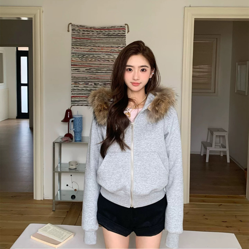 Γυναικείο μπουφάν με κουκούλα και γούνα στο γιακά, φλις εσωτερικό, κοντό μήκος, με φερμουάρ, πολυεστέρας, Χειμώνας 2025