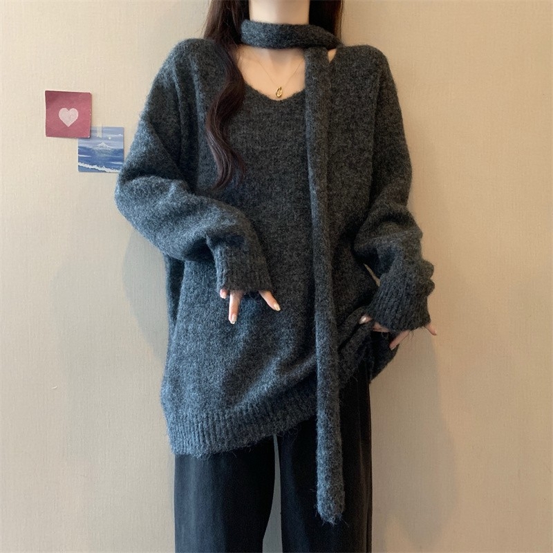 Πλεκτό πουλόβερ με χοντρή πλέξη από ακρυλικό, βισκόζη και πολυεστέρα, V-λαιμόκοψη, μακριά μανίκια, χαλαρή γραμμή, μεσαίου μήκους