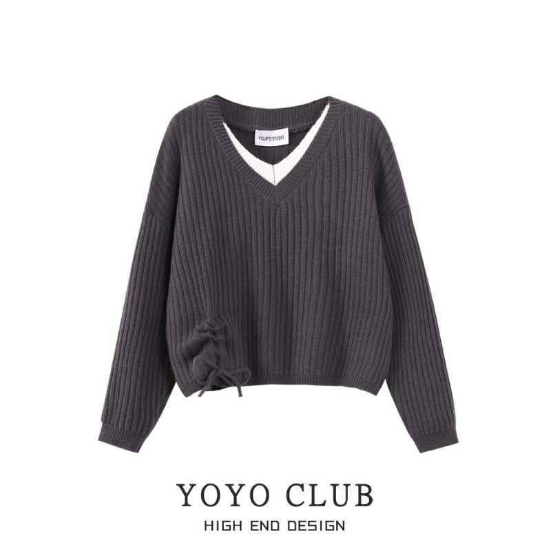 Adīts džemperis ar V formas kaklu, garām piedurknēm, brīvs piegriezums, viltots divdaļīgs dizains, viskozes audums