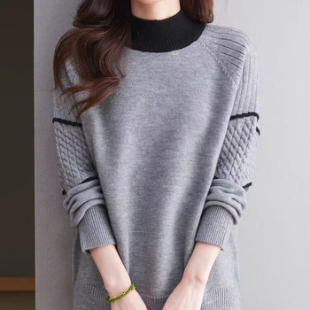 Пуловер трикотаж с полувисока яка, свободен силует, дълги ръкави, полиестерна материя