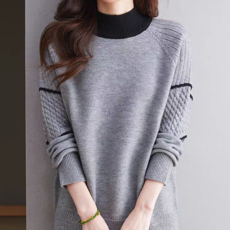 Пуловер трикотаж с полувисока яка, свободен силует, дълги ръкави, полиестерна материя