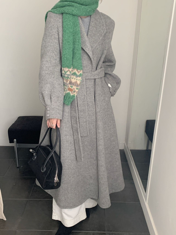 Ilgas vilnos palto su diržu ir sijonėlio siluetu, dvipusis vilnos audinys, storas