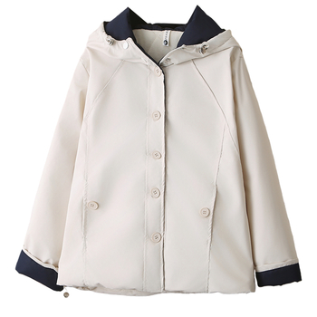 Pamuk jakna s poliester punjenjem i tkaninom, jednostavan jednofarbni uzorak, okrugli ovratnik, zatvarač, dugi rukavi, standardna duljina, ležeran casual stil.