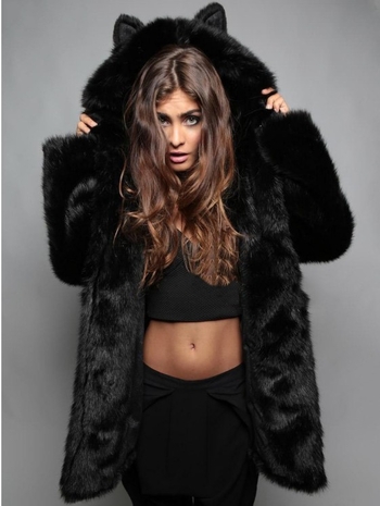 Ženski kaput s kapuljačom od umjetnog krzna, srednja duljina 65-80 cm, bez pojasa, gradski stil