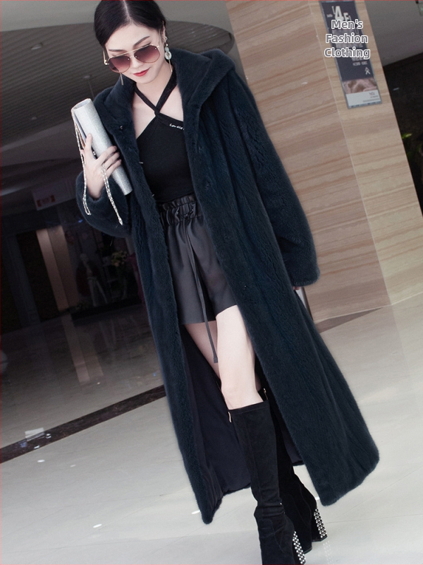 Moteriška dirbtinio kailio striukė su gobtuvu, ilgesnė kirpimo linija, laisvas siluetas, žiema 2023