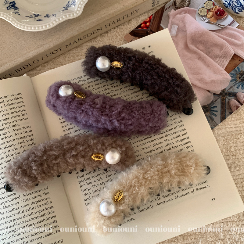 Αξεσουάρ μαλλιών Banana Clip Ponytail Clip - Plush Handmade Winter 2025 Chic