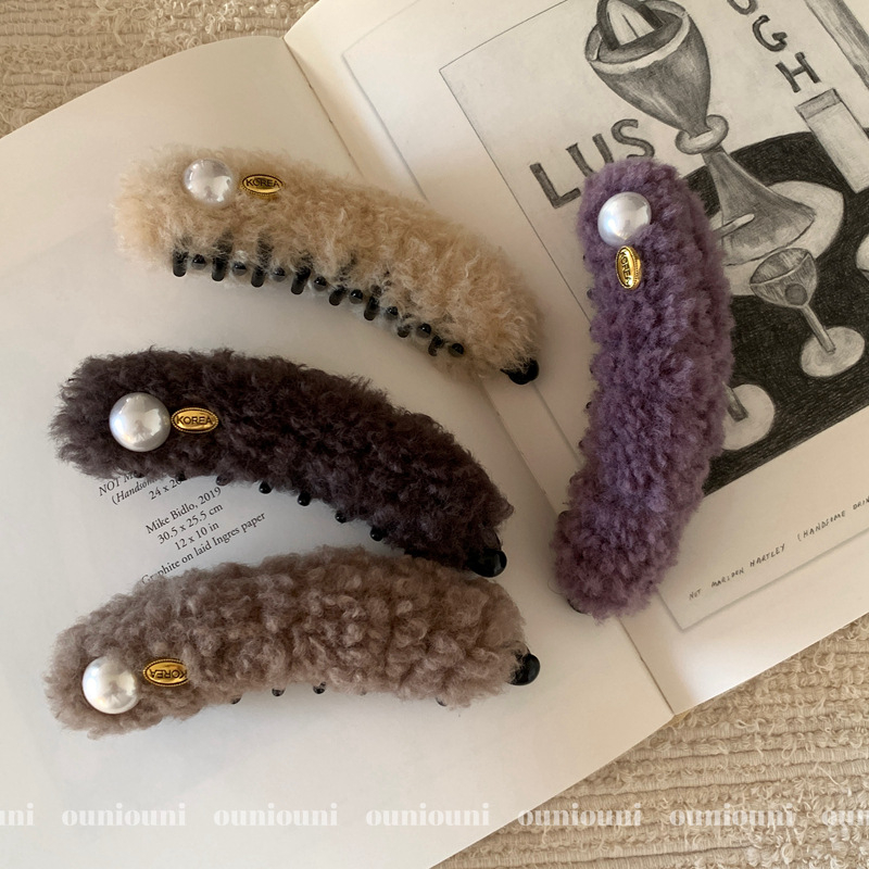 Αξεσουάρ μαλλιών Banana Clip Ponytail Clip - Plush Handmade Winter 2025 Chic