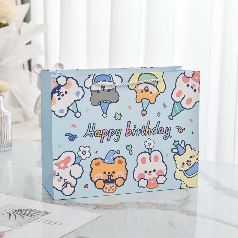 Kraft papírtáska aranyos rajzolt nyuszival, nyomtatási film eljárás, rajzfilm stílus, alkalmas ajándékokra vásárokon, logó nélküli