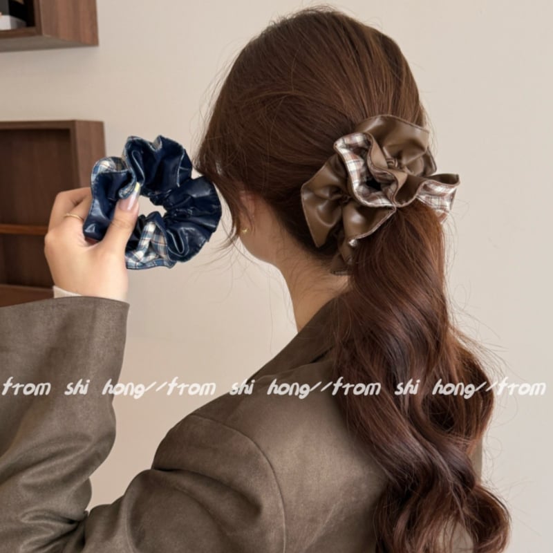 Кожена ластичка за коса за жени — ръчна изработка, корейски стил, декоративно цвете (кожа; ръчна изработка; корейски стил; без вложки)