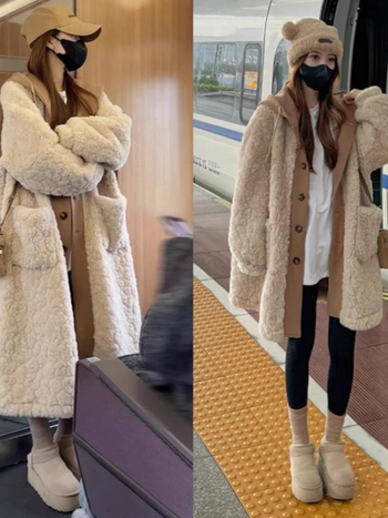 Moterų dirbtinio avies kailio paltas, vidutinio ilgio, su gobtuvu, kailio apykakle, užsegamas sagomis, kišenės