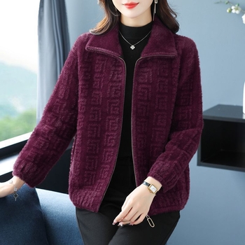 Moteriška Chenille striukė su languotu raštu, laisvas kirpimas, trumpas ilgis, užtrauktukas, kvadratinė apykaklė