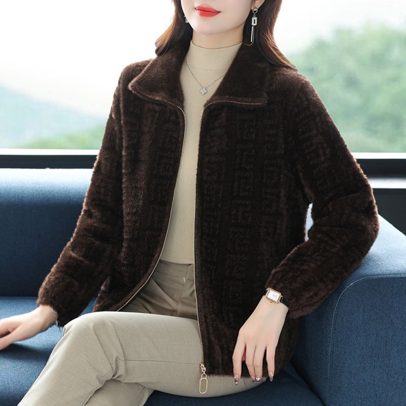 Moteriška Chenille striukė su languotu raštu, laisvas kirpimas, trumpas ilgis, užtrauktukas, kvadratinė apykaklė