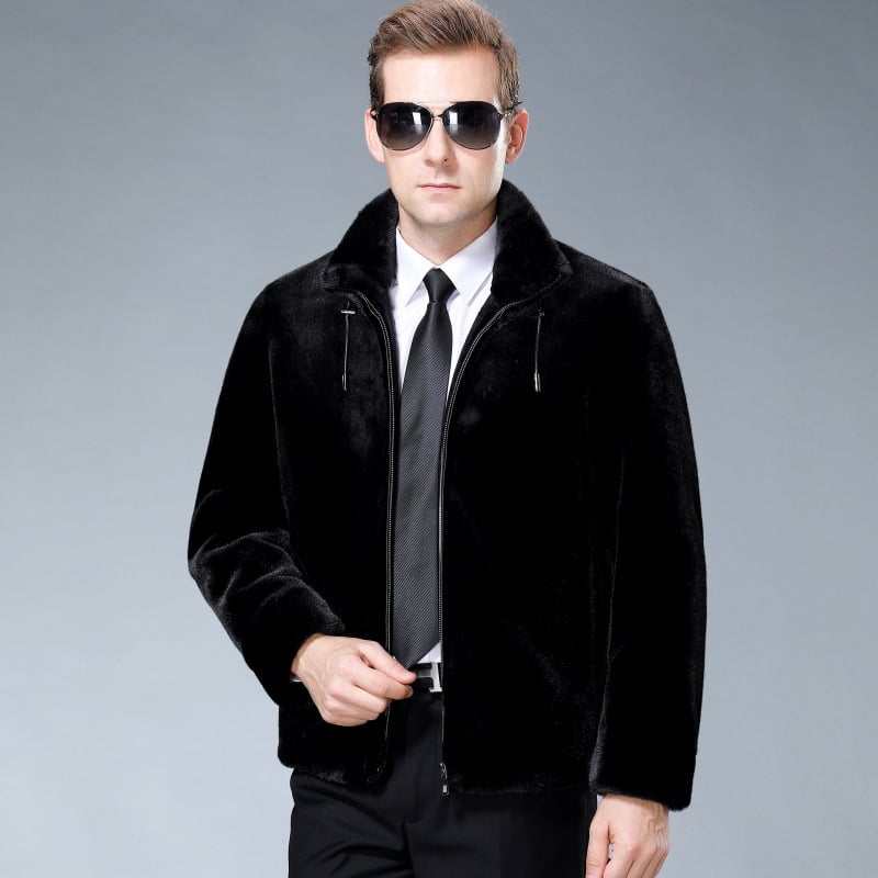 Мъжко палто от норков пух, с качулка, цип за закопчаване, свободен силует, джобове с патч