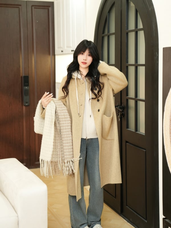 Женско вълнено палто, свободен силует, дебело, средна дължина 65–80 см, яка с лацкани