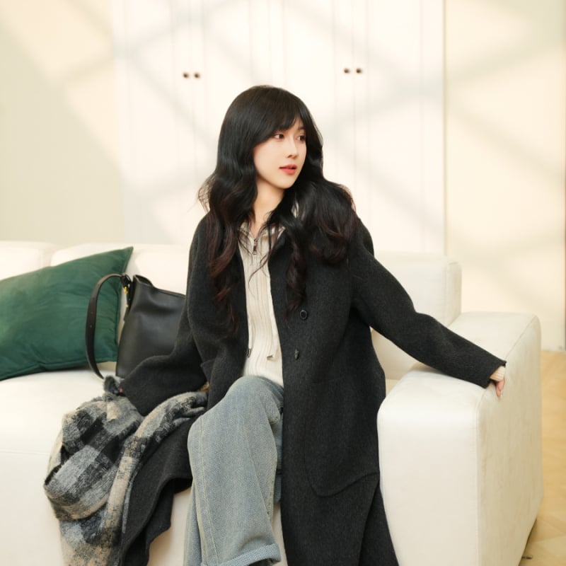 Женско вълнено палто, свободен силует, дебело, средна дължина 65–80 см, яка с лацкани