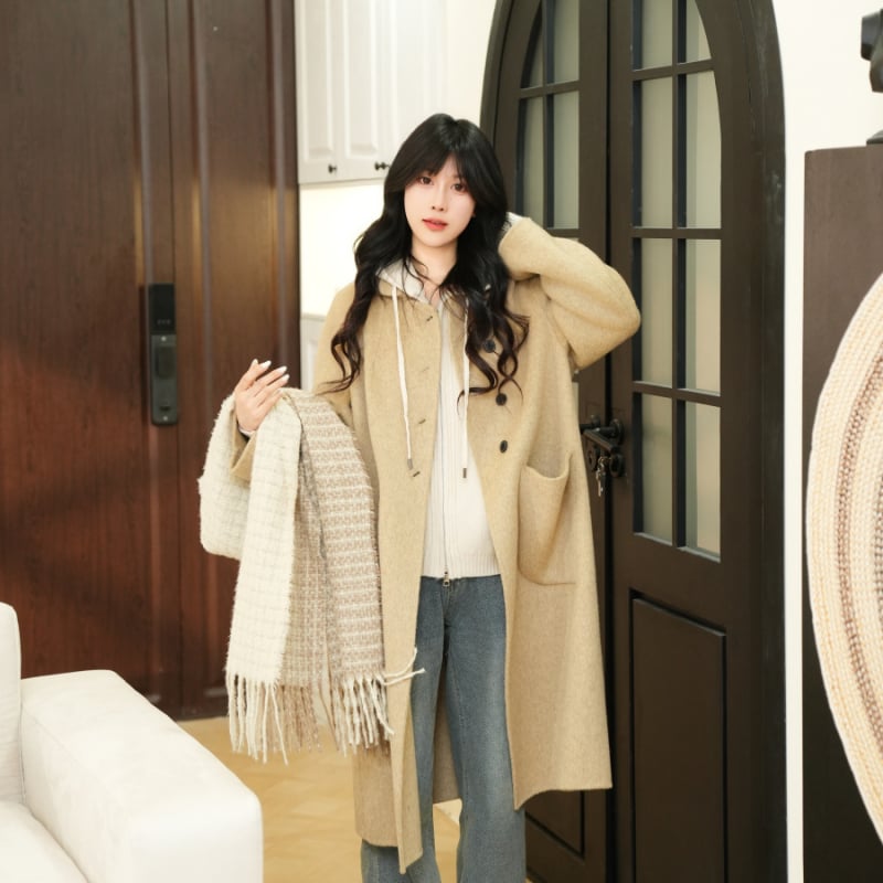 Женско вълнено палто, свободен силует, дебело, средна дължина 65–80 см, яка с лацкани