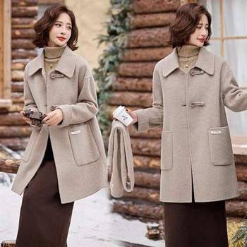 Moteriškas trumpas paltas su kailio apykakle, Chenille audinys, Spandekso mišinys, vienos eilės užsegimas, japoniškai-korejiškas laisvalaikio stilius